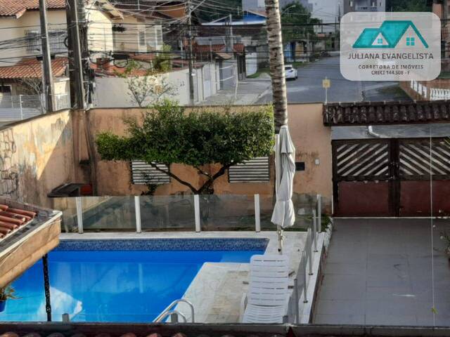 Sobrado para Venda em Caraguatatuba - 5